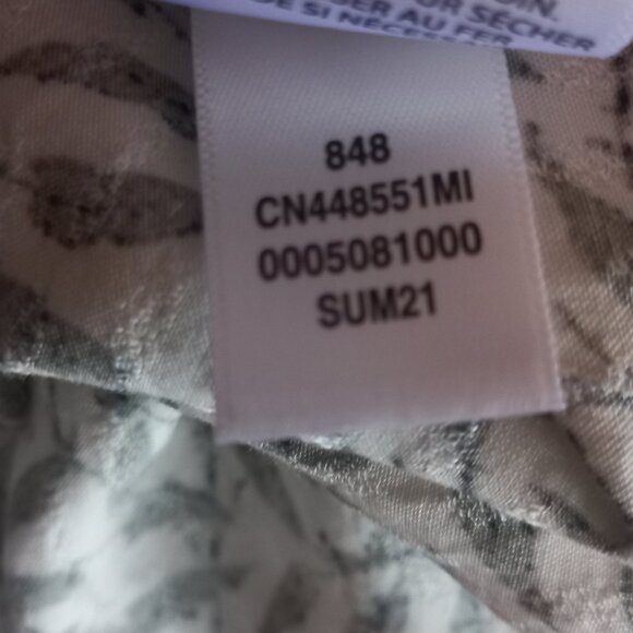 CASLON delicate leaf print blouse with flutter sleeves - Picture 8 of 8